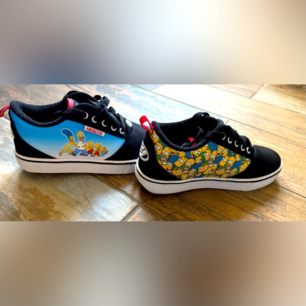 Simpsons themed Heely’s shoes. Size Youth 5, never worn!